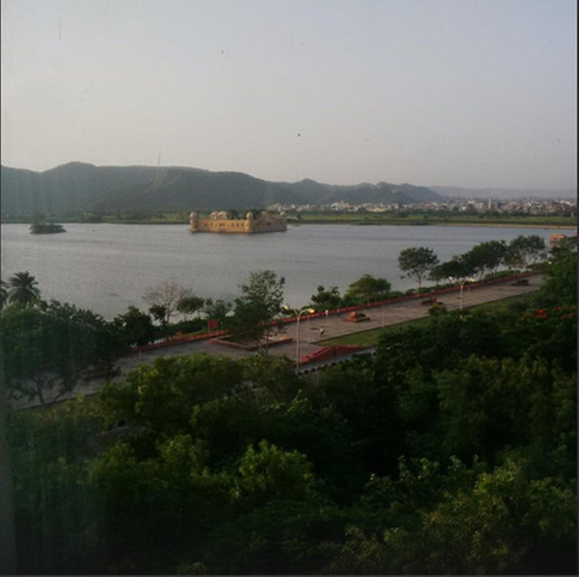 Regenta Central Jal Mahal, Джапур Экстерьер фото